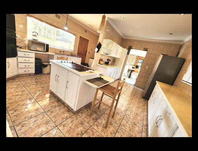 4 BEDROOM HOUSE FOR SALE IN GLENVISTA